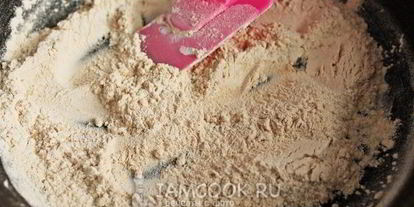 Шаг 8: жульена с курицей и грибами в горшочках