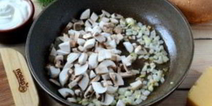 Шаг 3: жульена в булочках