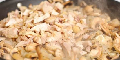 Шаг 1: жульена в горшочках