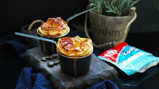 Рецепт Жюльена с крышечками из слоеного теста