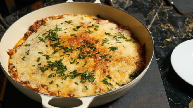 Рецепт Жюльена с курицей и грибами на сковороде